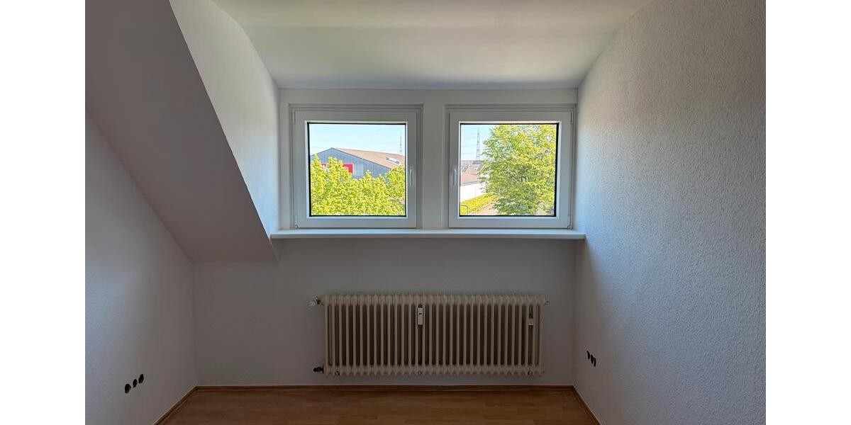 Dachgeschoßwohnung Neuss Holzheim - 3 Zimmer, 74 m&sup2;, 950&euro; | Angebot:26301695