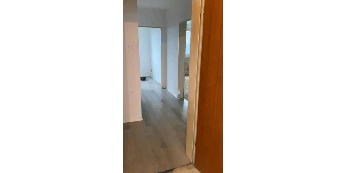 Etagenwohnung Grevenbroich Neuenhausen - 3 Zimmer, 89 m&sup2;, 950&euro; | Angebot:26426314