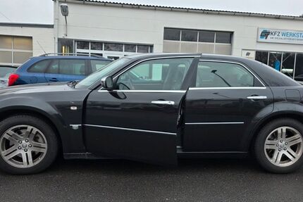 Chrysler 300C 165.000 km 8.499 &euro; Meerbusch 40667