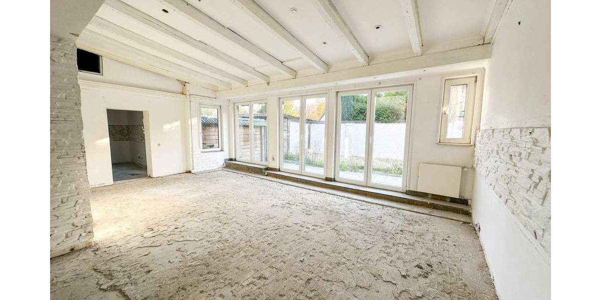 Freistehendes Einfamilienhaus mit zusätzlichem Grundstück und Entwicklungsspielraum 8 zimmer