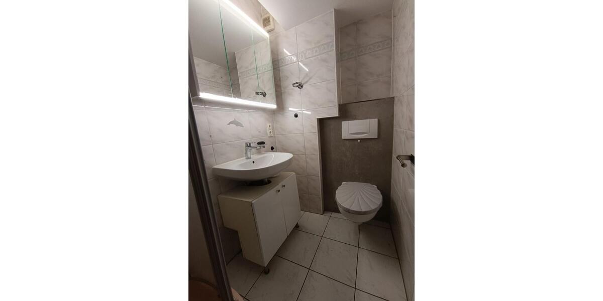 Altersgerechte EG Wohnung, eigene Garten Neuss City zu verkaufen 4 zimmer