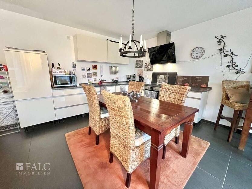 2-Zimmer-Wohnung in Duisburg-Süd mit 109 qm Privatgarten – befristet auf 4 Jahre zimmer