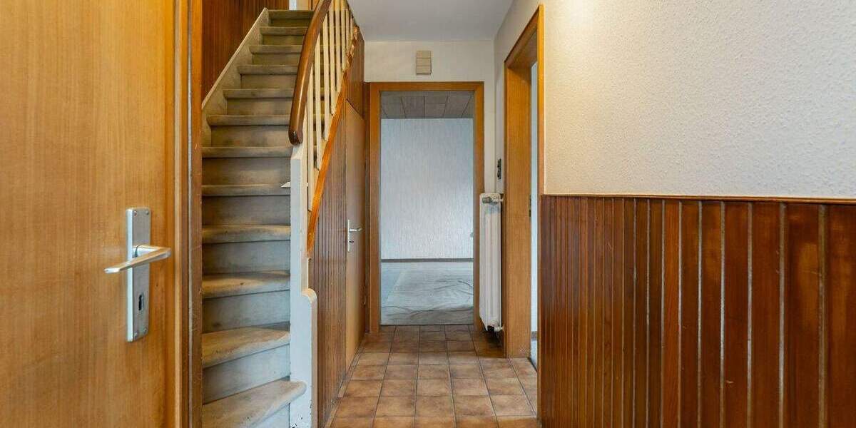 Doppelhaushälfte in Leverkusen Schlebusch zum Kernsanieren 2 zimmer