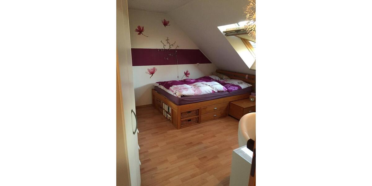 Dachgeschoßwohnung Duisburg Mittelmeiderich - 2 Zimmer, 50 m&sup2;, 450&euro; | Angebot:25408517