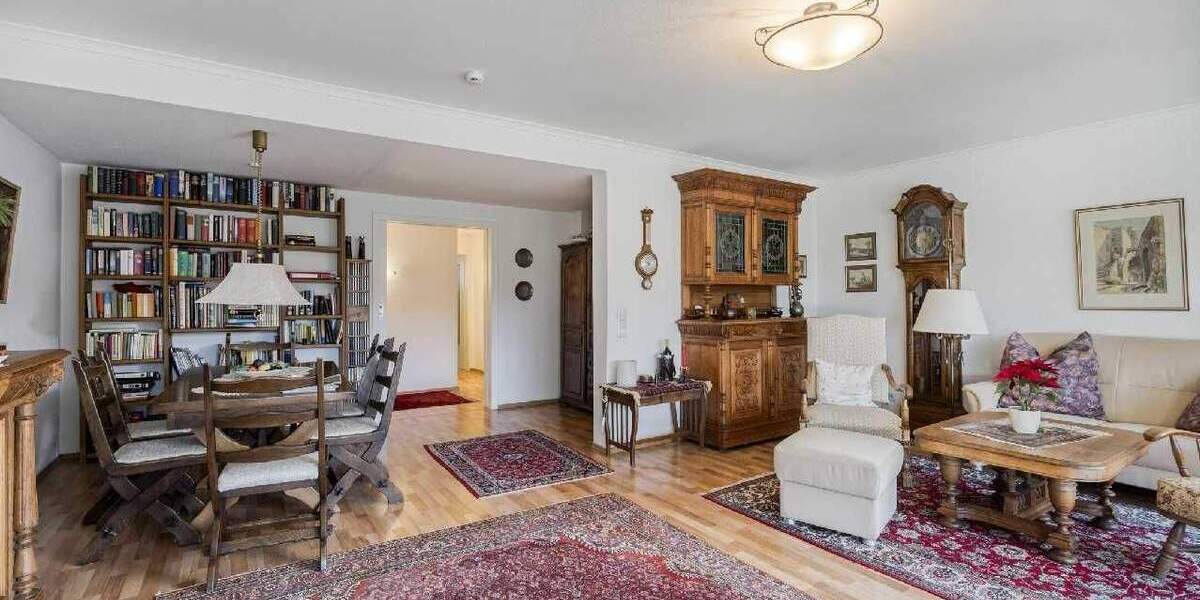 Großzügige 4-Zimmer-Stadtwohnung mit zwei Loggien und Aufzug in Ratingen-Mitte 4 zimmer