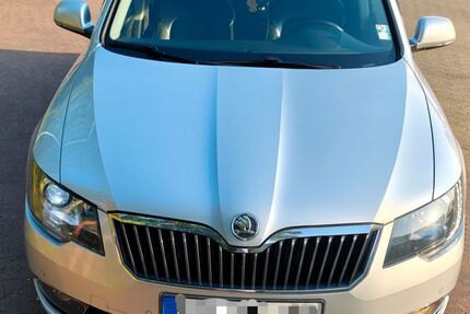 Skoda Superb 186.000 km 9.000 &euro; Leverkusen 51377