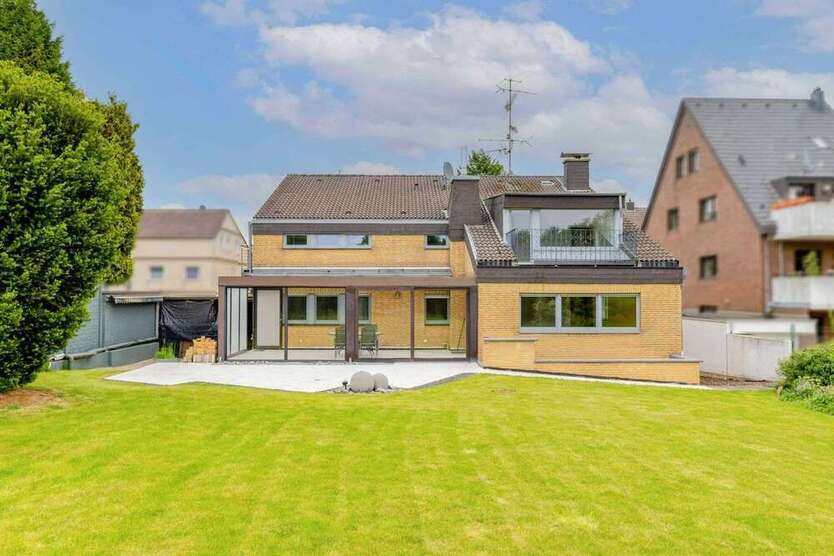 Haus zum Kaufen in Jüchen 649.000 € 230 m²