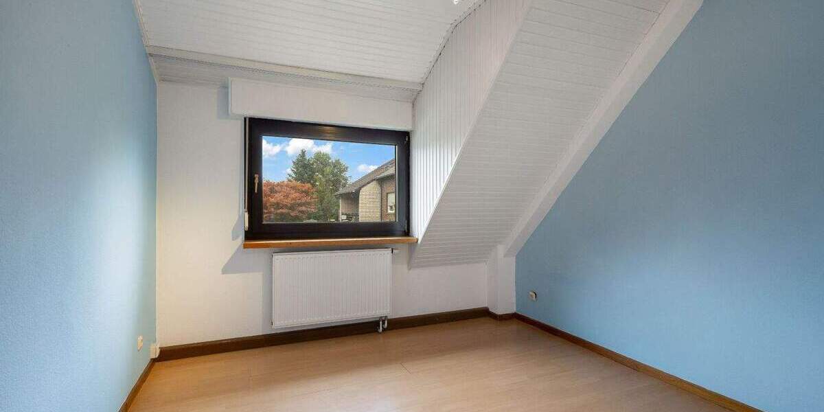 Reihenmittelhaus mit viel Potenzial in Neuss-Grefrath 4 zimmer