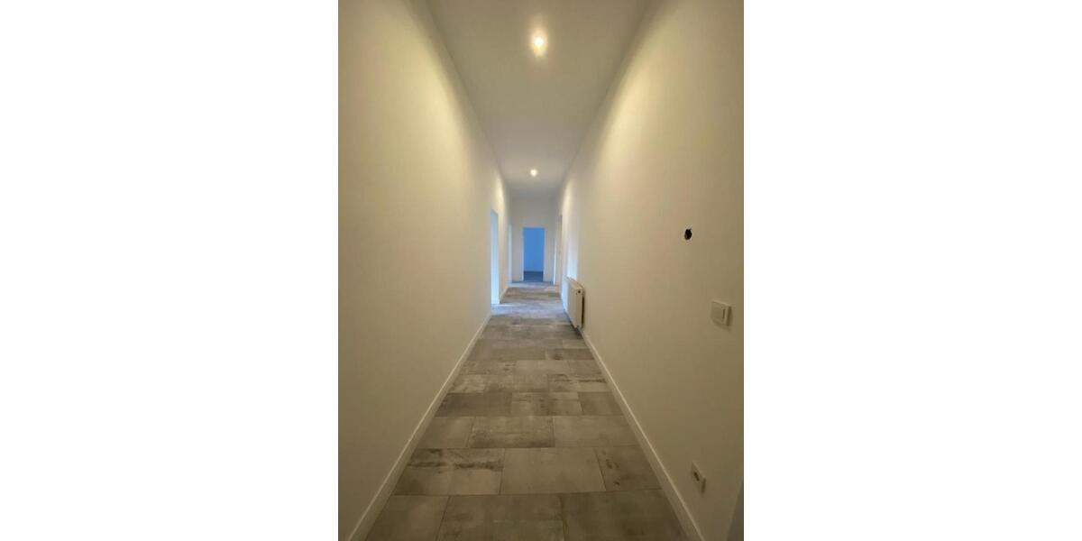 13-Familienhaus + 1 Gewerbeeinheit | Fast fertig renoviert | zimmer