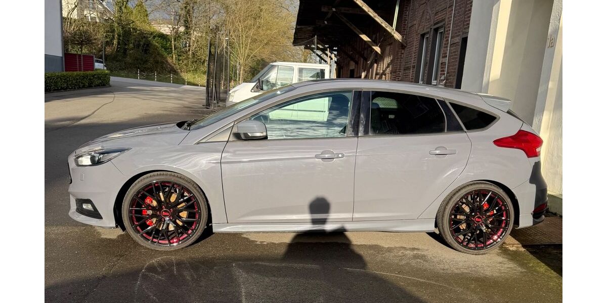 Ford Focus 125.000 km 15.500 &euro; Burscheid 51399