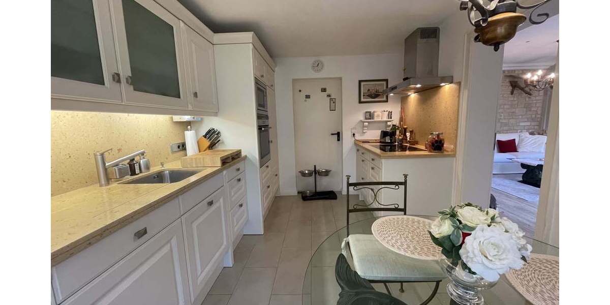 Etagenwohnung Düsseldorf Eller - 3 Zimmer, 126 m&sup2;, 365.000&euro; | Angebot:25685495