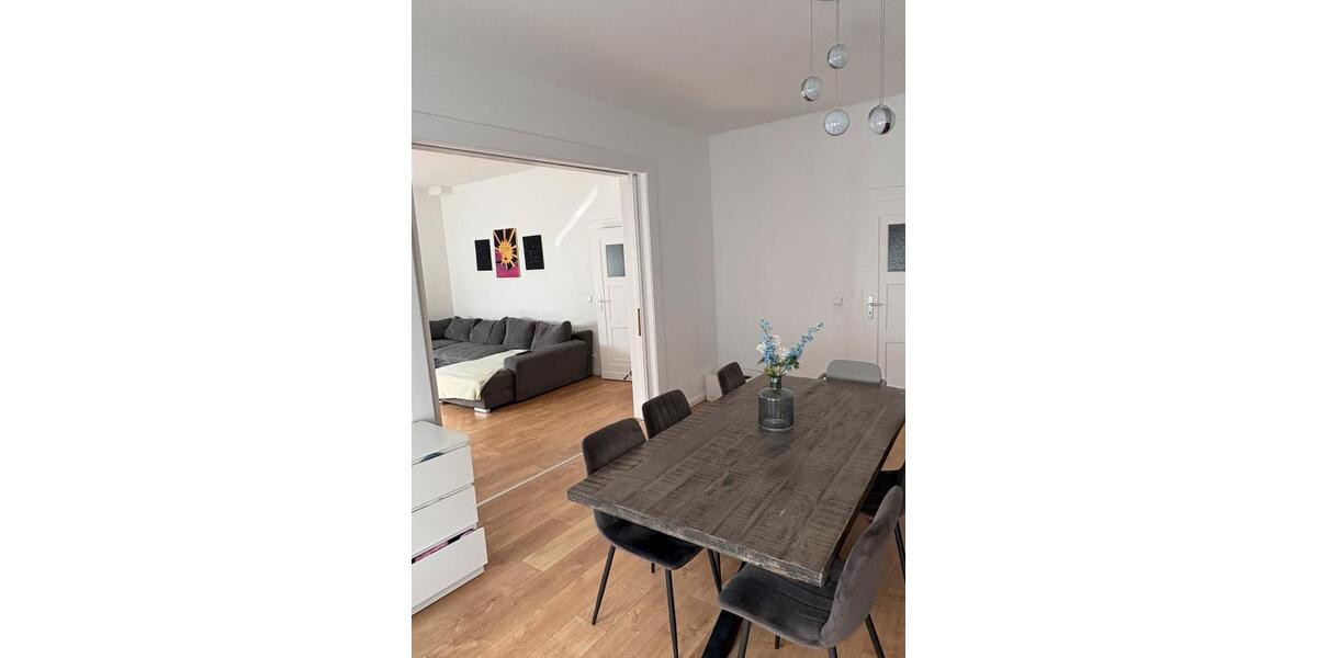 Etagenwohnung Mönchengladbach Nord - 5 Zimmer, 145 m&sup2;, 1.800&euro; | Angebot:26110144