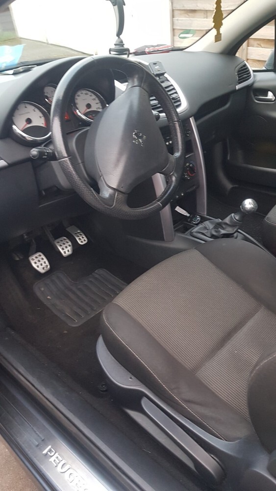 Peugeot 207cc Coupé Sport 141.000 km 3.890 € Pulheim 50259