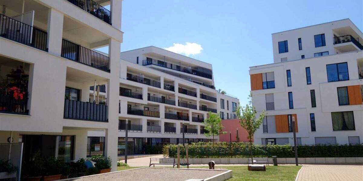 Attraktive 4 Zi. Neubauwohnung mit EBK und Fußbodenheizung plus Sonnenterrasse. 4 zimmer