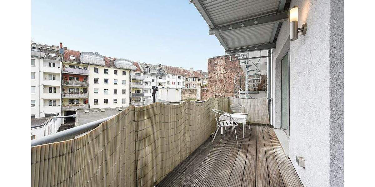 Helle Wohnung für Jung und Alt - Aufzug, barrierefrei, Balkon und Garage - mitten in der Stadt! 3 zimmer