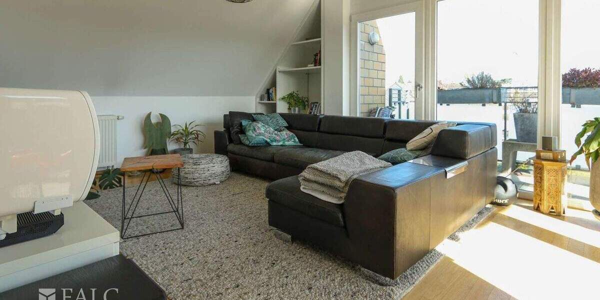 Etagenwohnung Grevenbroich Stadtmitte - 4 Zimmer, 110 m&sup2;, 349.000&euro; | Angebot:25696022