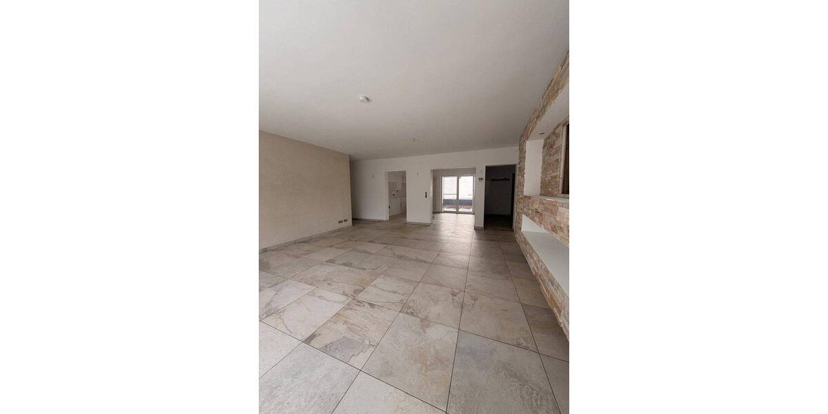 Etagenwohnung Pulheim Brauweiler - 3 Zimmer, 131 m&sup2;, 1.700&euro; | Angebot:26867370