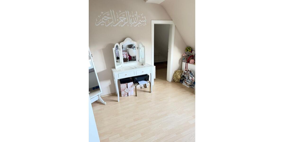 68m2 3-Zimmer-Dachgeschoss-Wohnung mit gartennutzung 3 zimmer