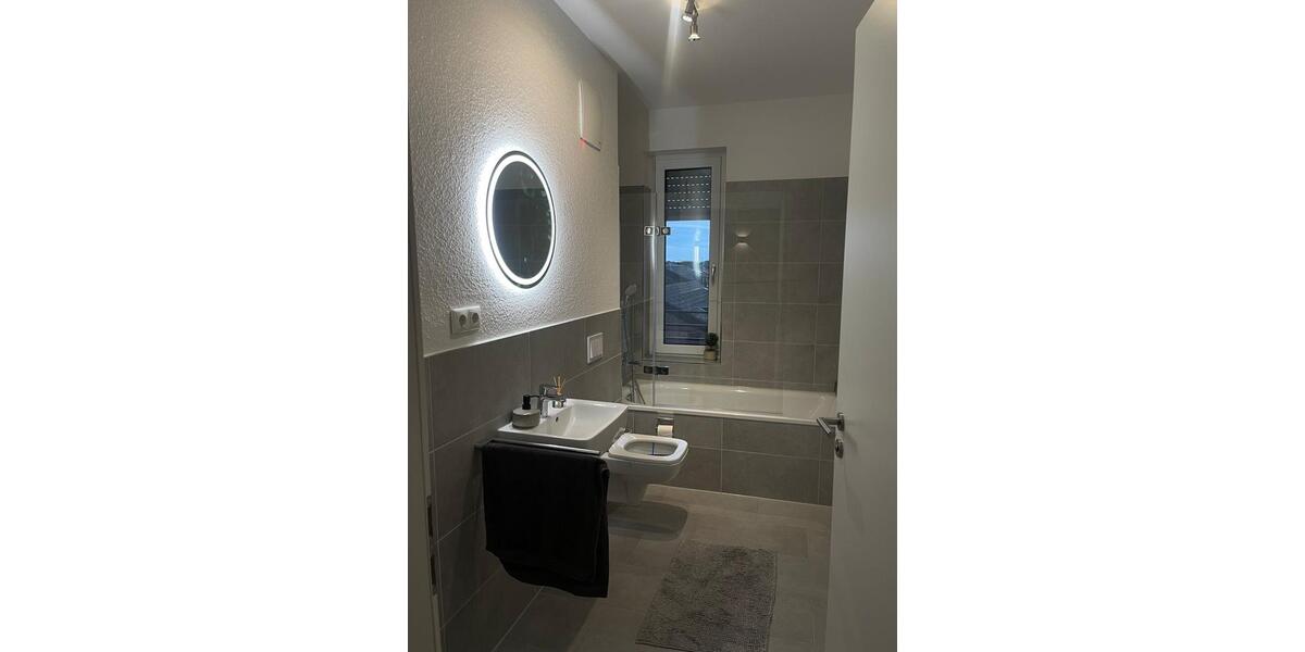 Einfamilienhaus Moers - 4 Zimmer, 93 m&sup2;, 1.680&euro; | Angebot:25782659