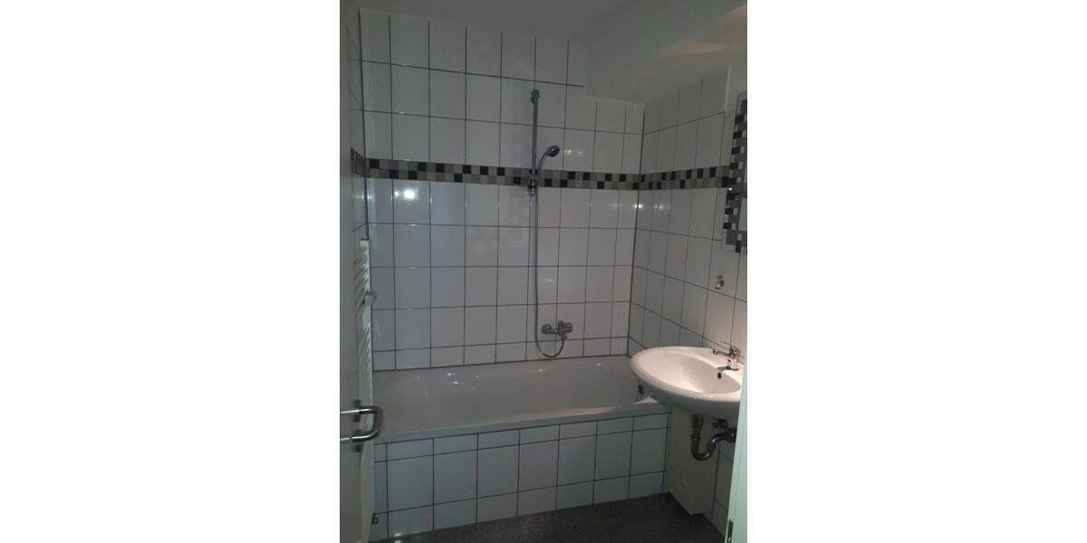 MFH Ratingen Mitte, 14 Wohnungen 790 qm Wfl., 6 Garagen, 3 Stellplätze zimmer