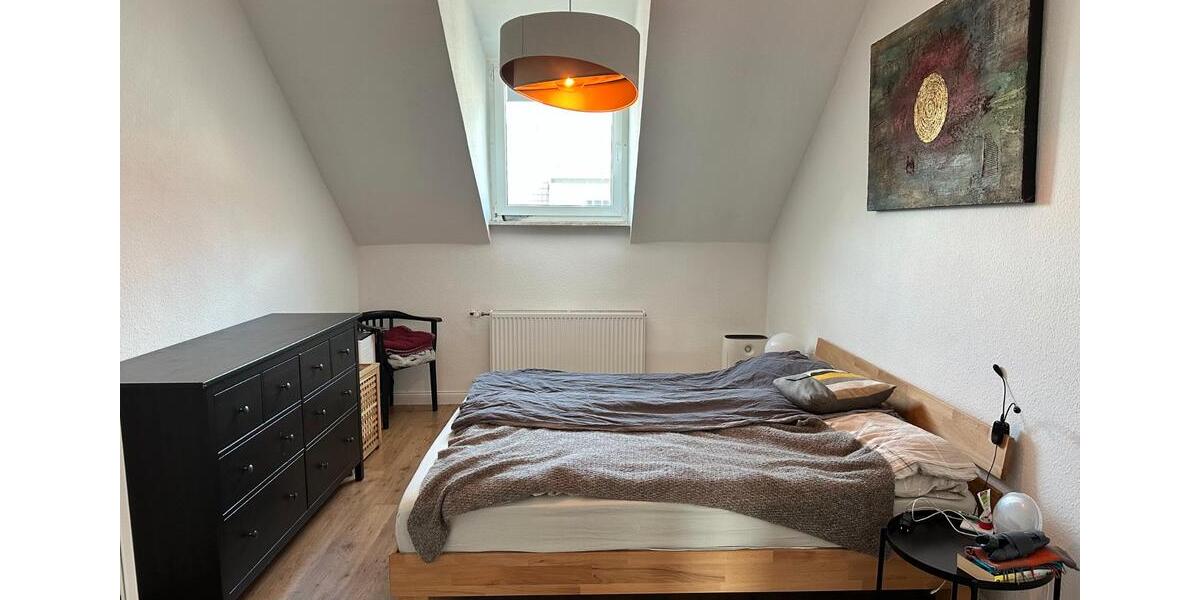 Dachgeschoßwohnung Düsseldorf Stadtbezirk 8 - 3 Zimmer, 86 m&sup2;, 1.143&euro; | Angebot:26355298