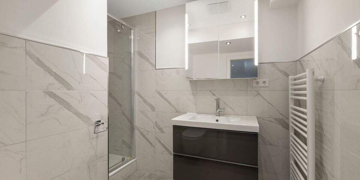 Einfamilienhaus Düsseldorf Lörick - 9 Zimmer, 178 m&sup2;, 1.200.000&euro; | Angebot:23950738