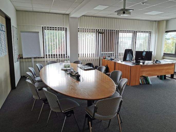 All-Inclusive Bürofläche im modernen Center - 247 Zugang, sofort verfügbar zimmer