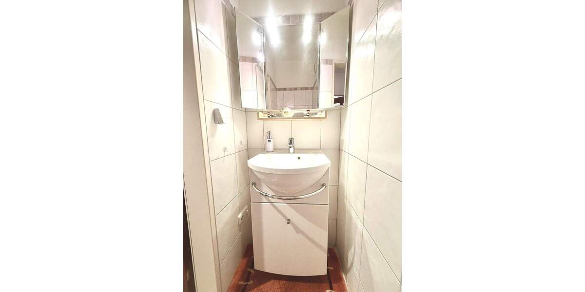 Attraktive Balkonwohnung mit perspektive zur Eigennutzung - inklusive Garage 2 zimmer