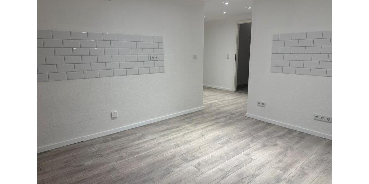 Dachgeschoßwohnung Duisburg Rheinhausen - 4.5 Zimmer, 90 m&sup2;, 900&euro; | Angebot:25142369