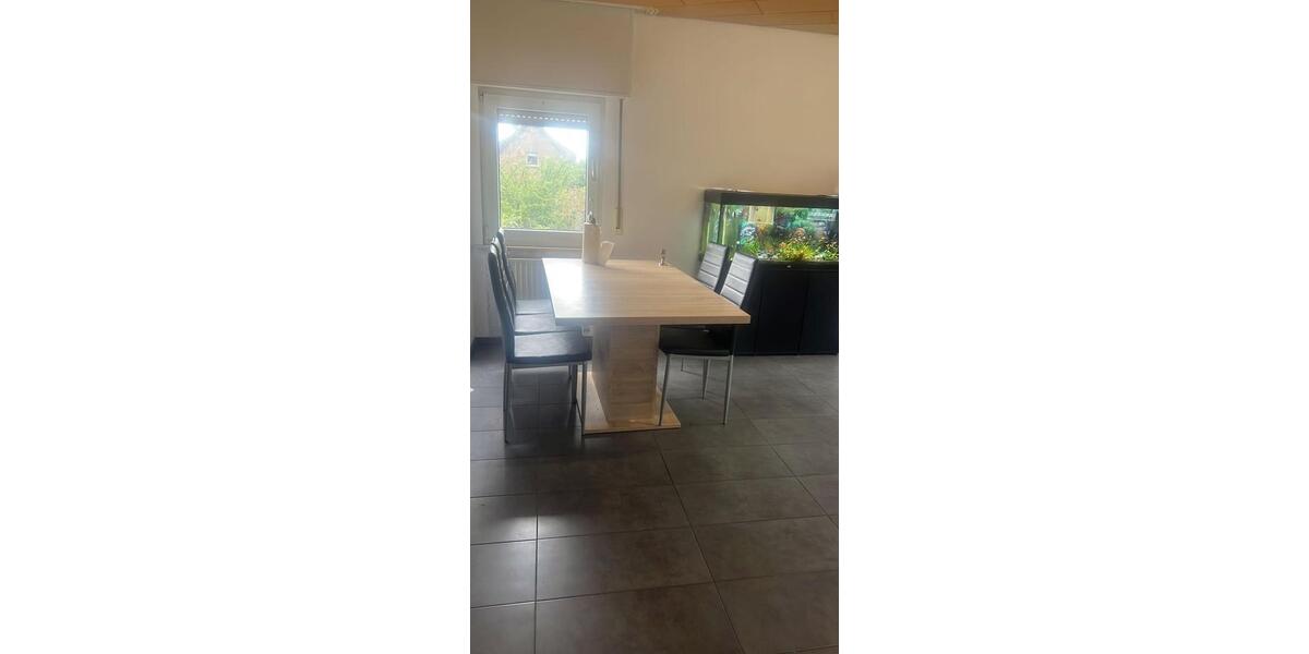 Erdgeschoßwohnung Duisburg Huckingen - 4 Zimmer, 95 m&sup2;, 1.200&euro; | Angebot:25235977