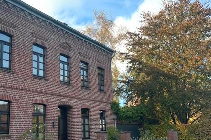 Haus Mönchengladbach West - 7 Zimmer, 290 m&sup2;, 3.600&euro; | Angebot:26126569
