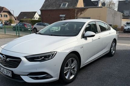 Opel Insignia 148.000 km 9.499 &euro; Neuss 41469