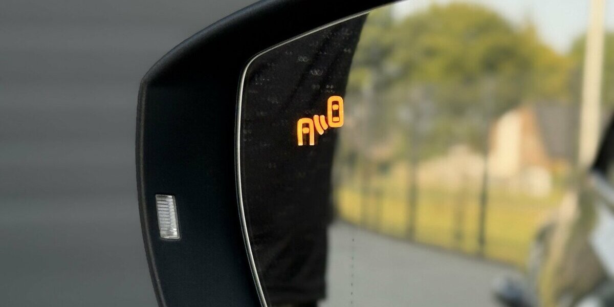 VW T-Roc R line / 4Motion / Keyless Go / PANO 53.000 km 24.590 &euro; Mönchengladbach 41066