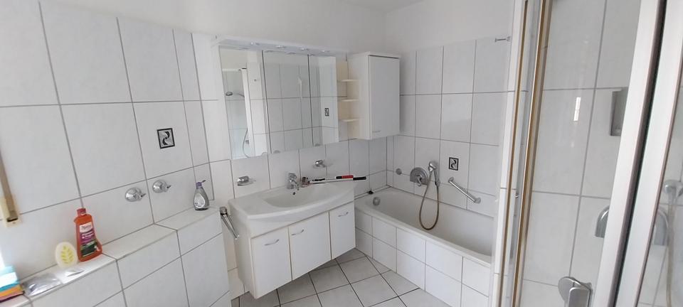 Etagenwohnung Leverkusen Schlebusch - 3 Zimmer, 100 m&sup2;, 950&euro; | Angebot:26287797
