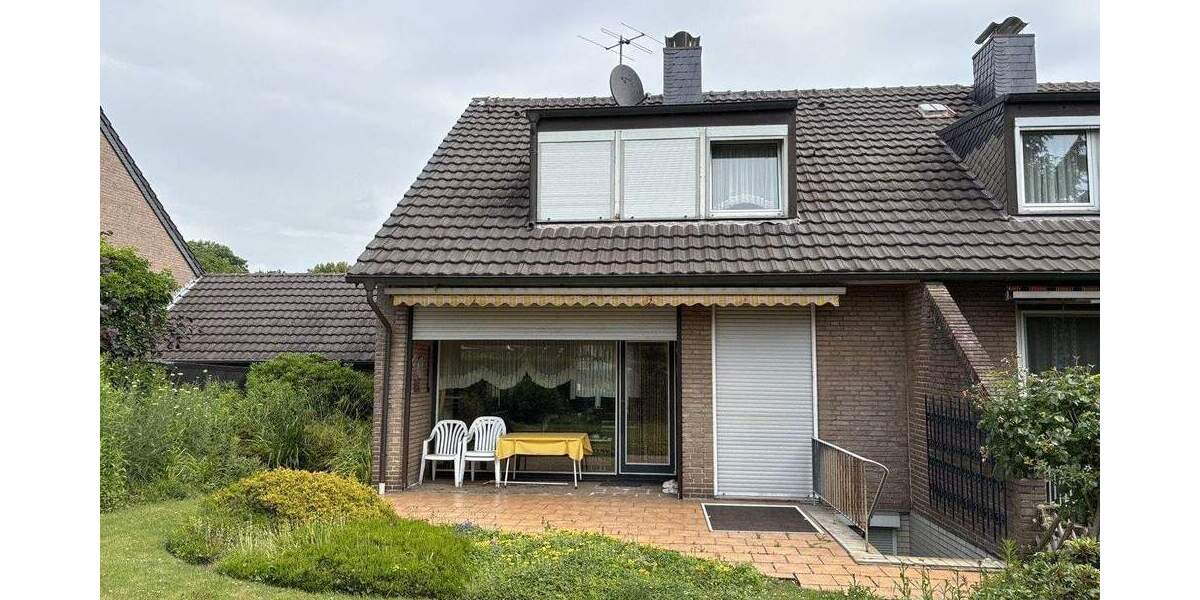 Doppelhaushälfte mit 2 Garagen 4 zimmer