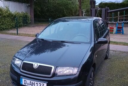 Skoda Fabia 236.000 km 1.600 &euro; Düsseldorf 40472