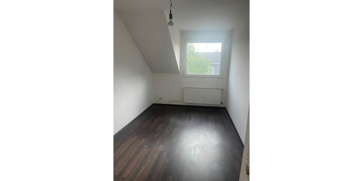 Dachgeschoßwohnung Duisburg Rheinhausen - 1 Zimmer, 85 m&sup2;, 580&euro; | Angebot:26420220