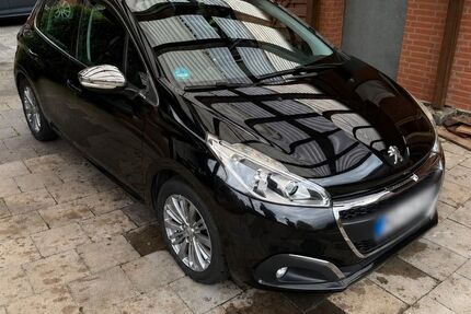 Peugeot 208 177.000 km 4.499 &euro; Neukirchen-Vluyn 47506