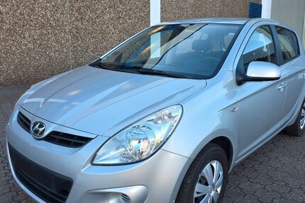 Hyundai i20 96.000 km 4.299 &euro; Moers 47441