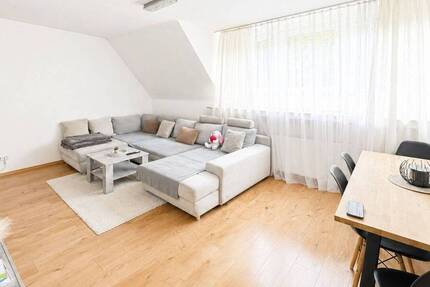 Wohnung Düsseldorf Holthausen - 2 Zimmer, 70 m&sup2;, 890&euro; | Angebot:26916766