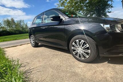 Skoda Fabia 90.400 km 7.200 &euro; Neuss 41469