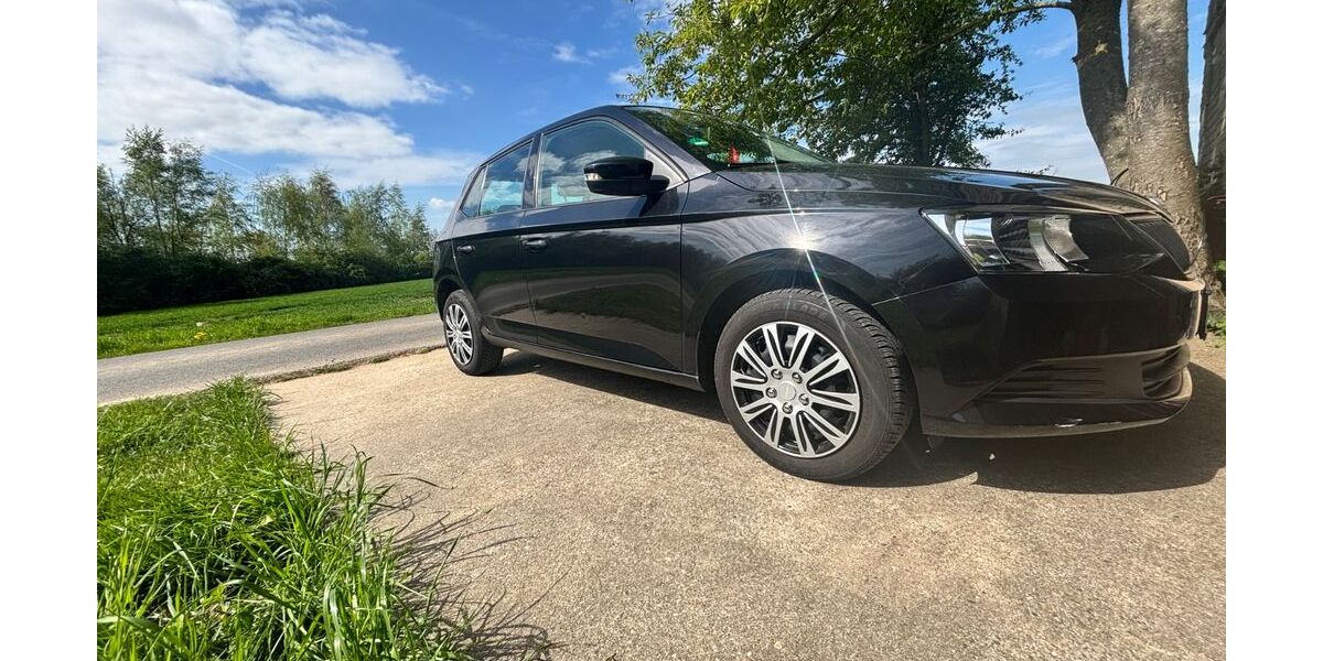 Skoda Fabia 90.400 km 7.200 &euro; Neuss 41469