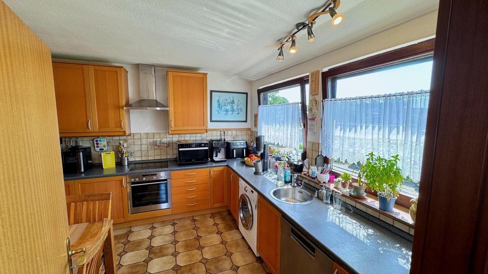 5-Zimmer- Maisonettewohnung mit separatem Eingang, Einbauküche 5 zimmer