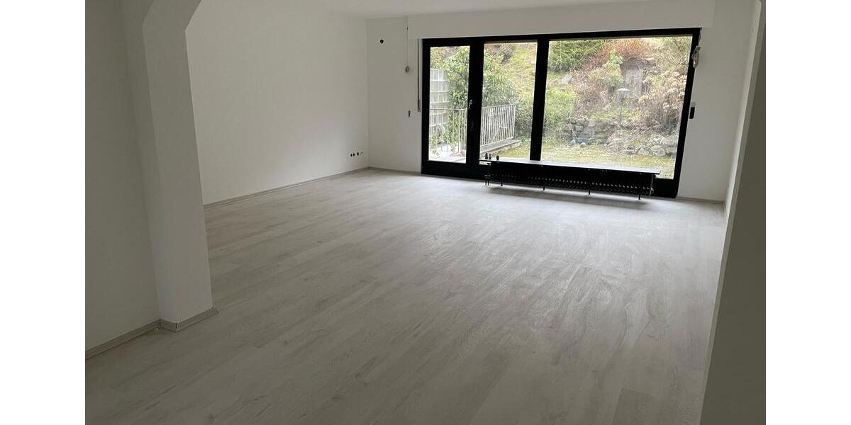 Reihenhaus Wuppertal Gemarkung Elberfeld - 5 Zimmer, 165 m&sup2;, 1.800&euro; | Angebot:25333097