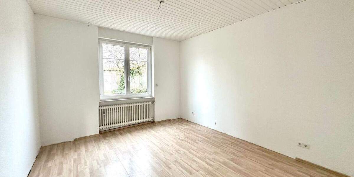 Mehrfamilienhaus, Wohnhaus Neuss Norf - 6 Zimmer, 156 m&sup2;, 398.000&euro; | Angebot:25176458