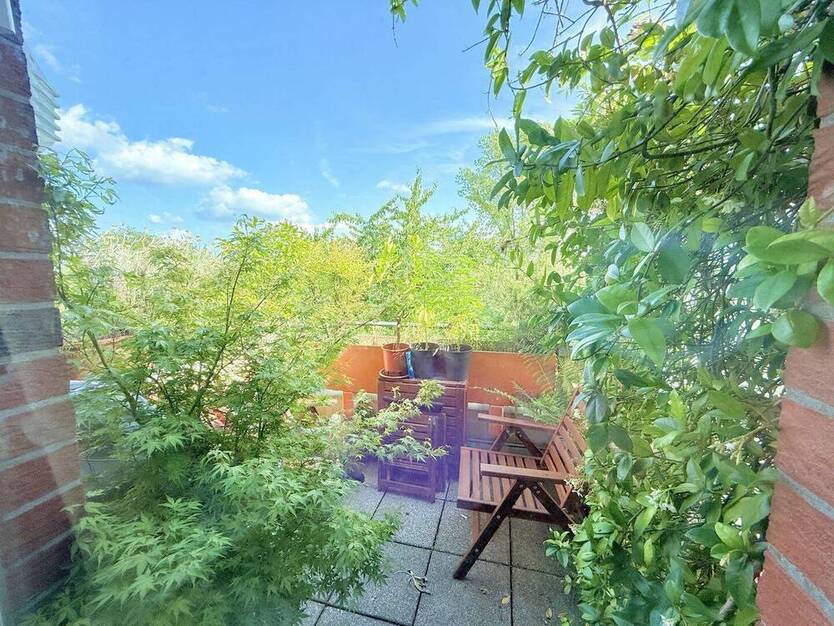 4-Zimmer-MaisonetteWohnung über zwei Ebenen, mit Balkon und Seeblick in ruhiger Wohnlage.