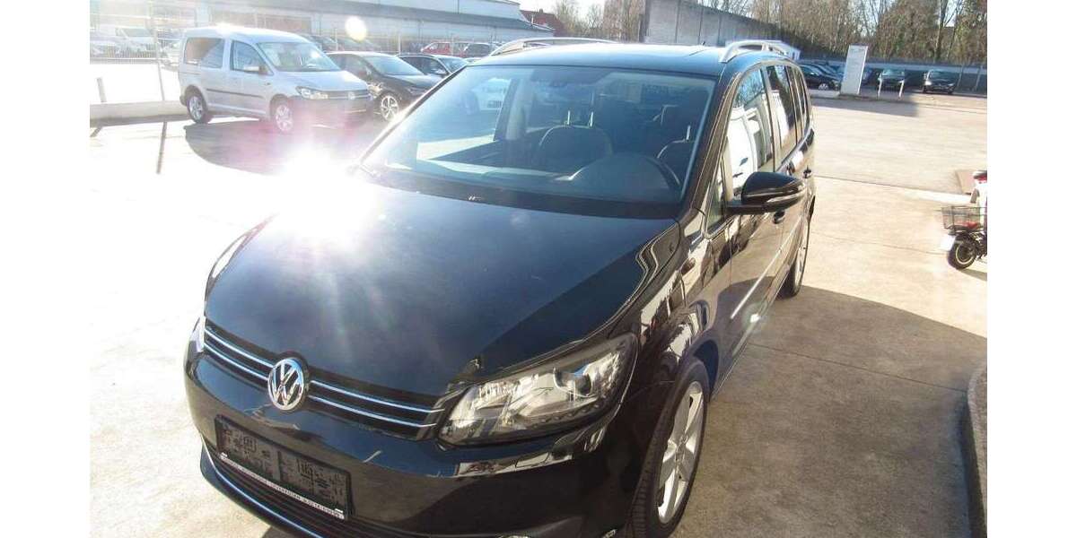 VW Touran 152.000 km 8.400 &euro; Leverkusen 51371