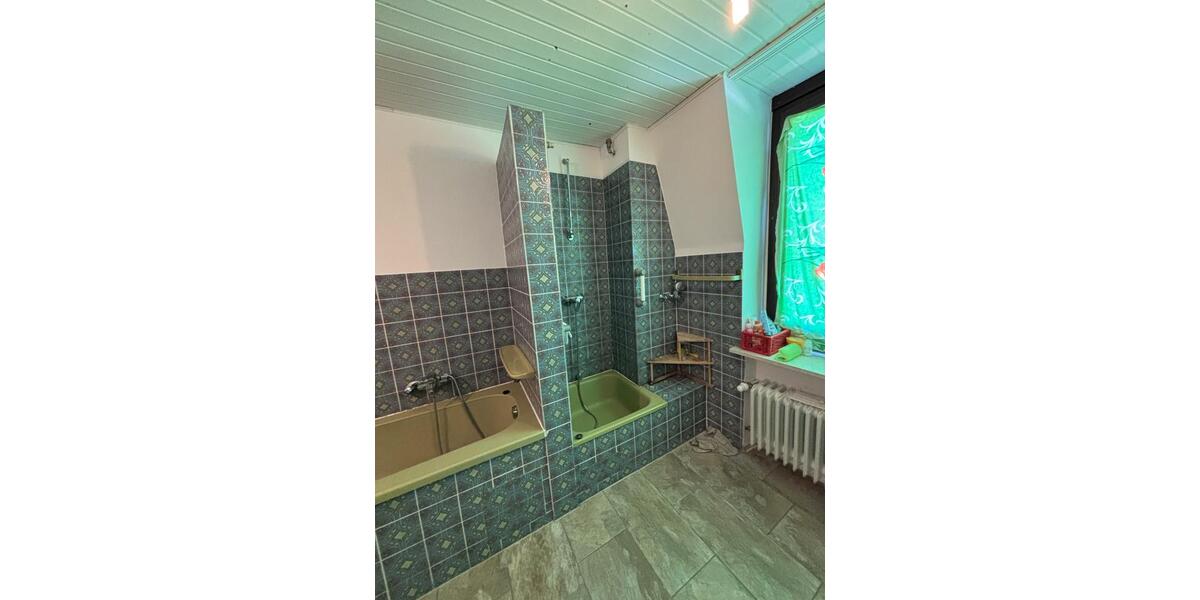 WG-Zimmer in 4-Zimmer-Wohnung – 20 m² – Wuppertal Klingenholl 121 1 zimmer