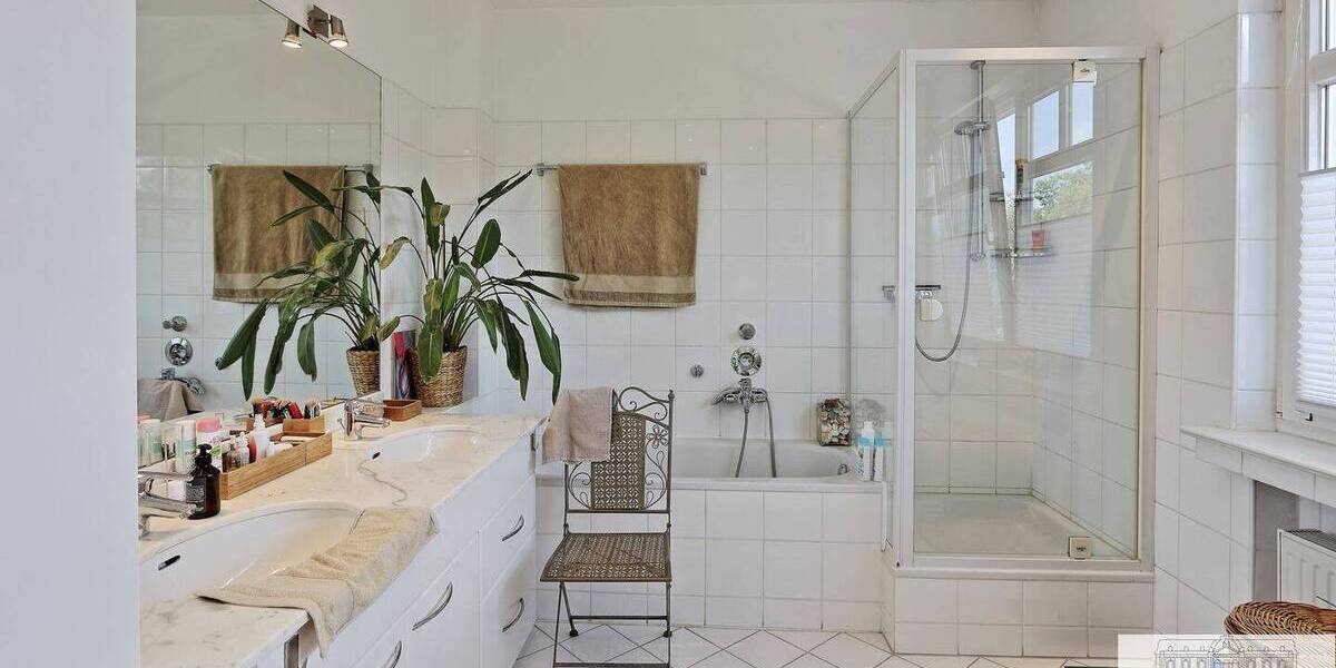 Doppelhaushälfte Düsseldorf Benrath Benrath - 6 Zimmer, 224 m&sup2;, 1.300.000&euro; | Angebot:24115680