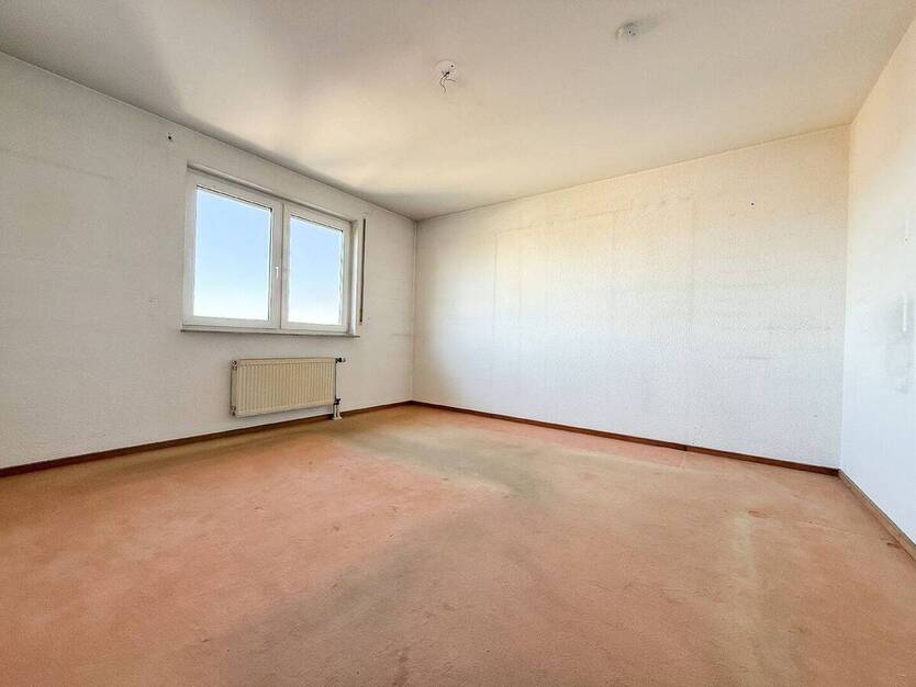 GEBOTSVERFAHREN am 14-10-2025 um 17:00 UHR Lichtverwöhnte DreiZimmerwohnung in beliebter Lage!